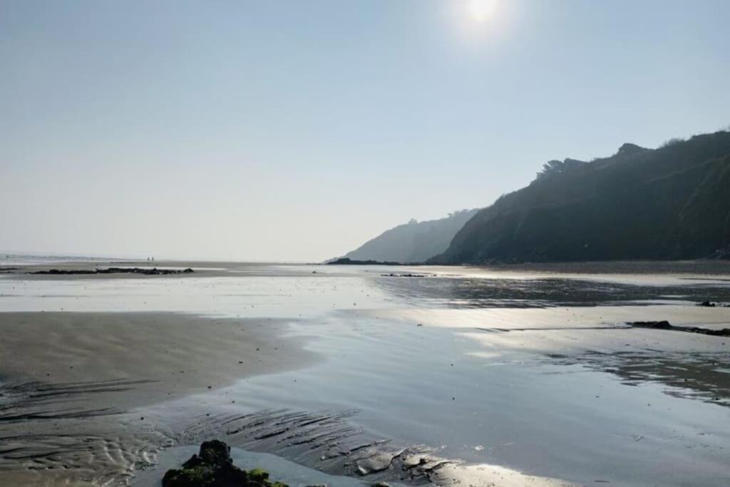 Chaumiere Cotiere: Plage A 500M,A Deux Pas Du Gr34 普勒林 外观 照片